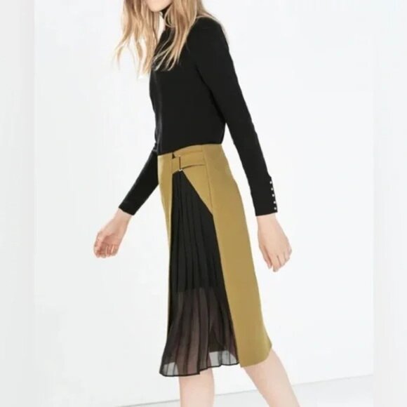 New Zara Skirt with side pleat✨✨✨ ✨✨🔥 M - Picture 3 of 6